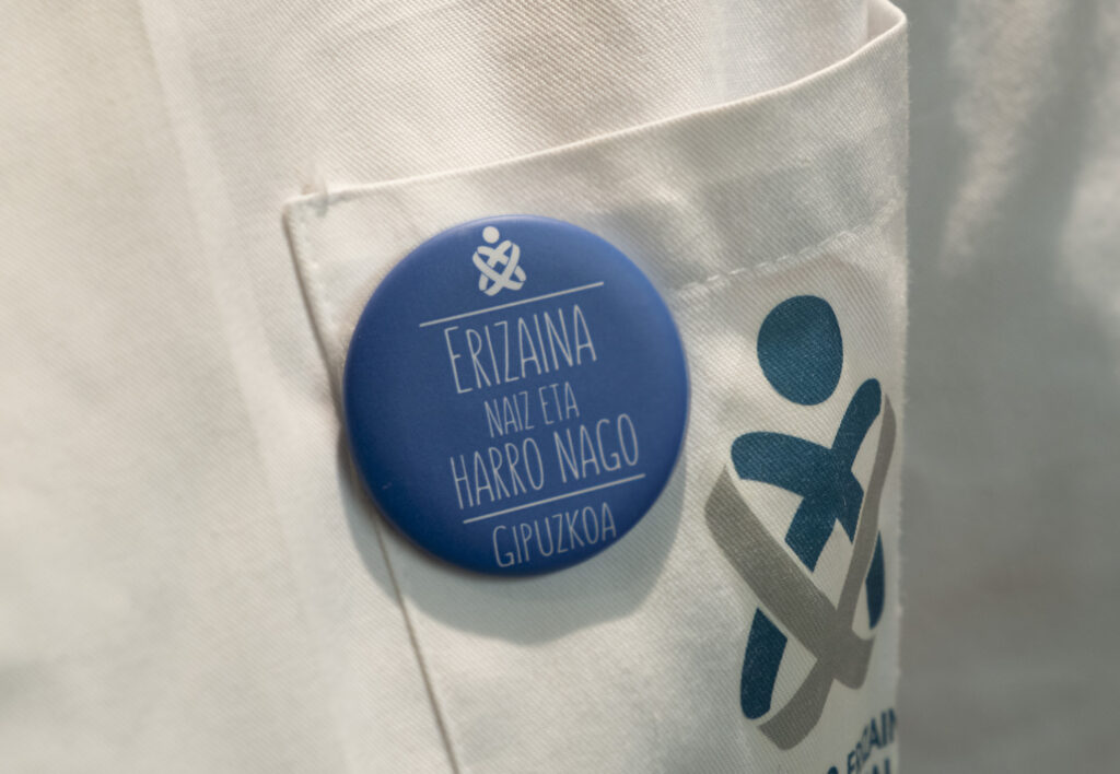 Coegi Gipuzkoar erizainen %6k eman dute positibo Covid-19an, COEGIk egindako inkesta baten arabera