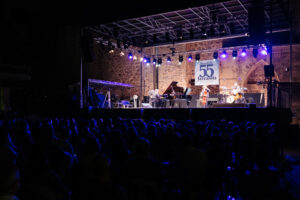 DSCF5121 Con Chano Domínguez volvió la música a la Plaza de la Trinidad