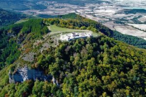 Irulegi Aranzadi encuentra los restos humanos de un bebé de la Edad de Hierro en el poblado recién descubierto de Irulegi