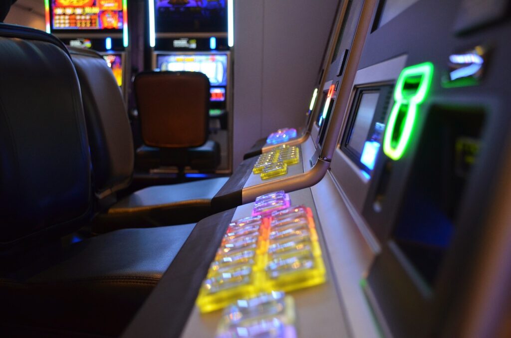 slot machine 358248 1280 Arrestado por causar daños en un salón de juegos de Irun