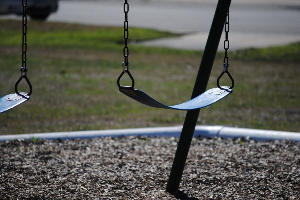 swings 641571 1280 'Oporretan euskaraz' udalekuak martxan berriro bihartik aurrera