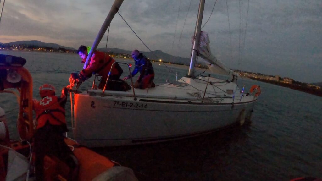 Cruz Roja Hondarribia Cruz Roja efectúa dos rescates esta noche en aguas de Hondarribia