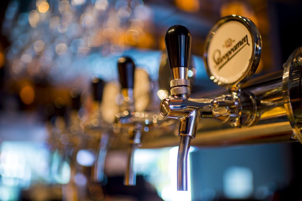 Cierra el bar Alhambra de Oiartzun temporalmente por el positivo de un camarero 17 beer 1513436 1280 Cierra el bar Alhambra de Oiartzun temporalmente por el positivo de un camarero