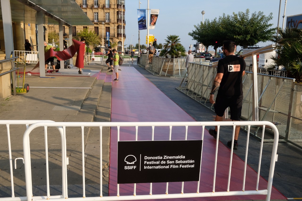 Donostia espera a Johnny Depp y se viste de Festival con Gina Gershon 3 Donostia espera a Johnny Depp y se viste de Festival con Gina Gershon