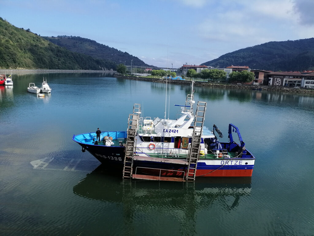 buque híbrido eléctrico