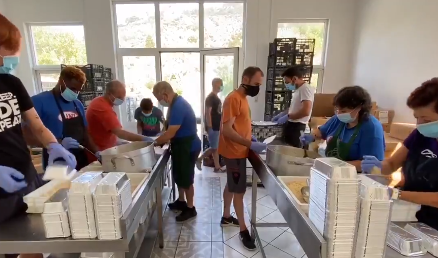 Zaporeak recogerá alimentos para Lesbos el viernes 25 y el sábado 26 1 Zaporeak lesbos Zaporeak recogerá alimentos para Lesbos el viernes 25 y el sábado 26