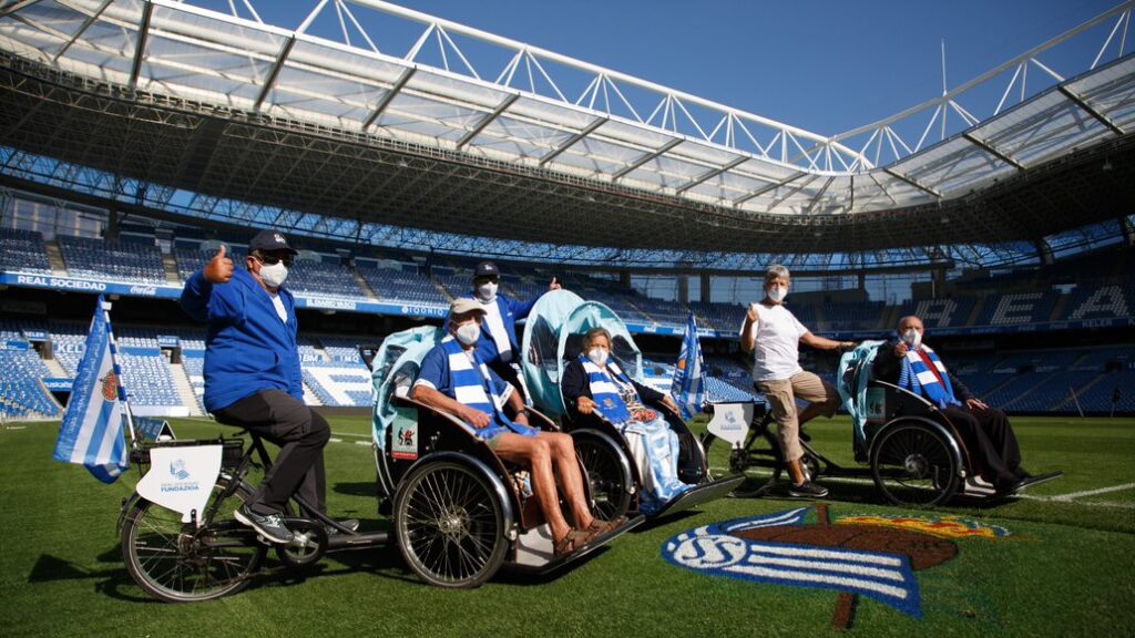 Bizikletaz reale arena La Real Sociedad se suma al empuje de 'Bizikletaz Adinik Ez'