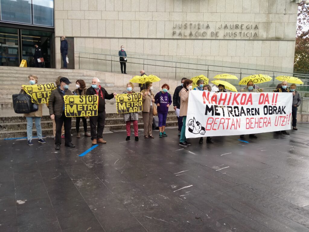 Satorralaia juzgado Satorralaia cierra filas con la vecina afectada por el ruido de las obras del Metro