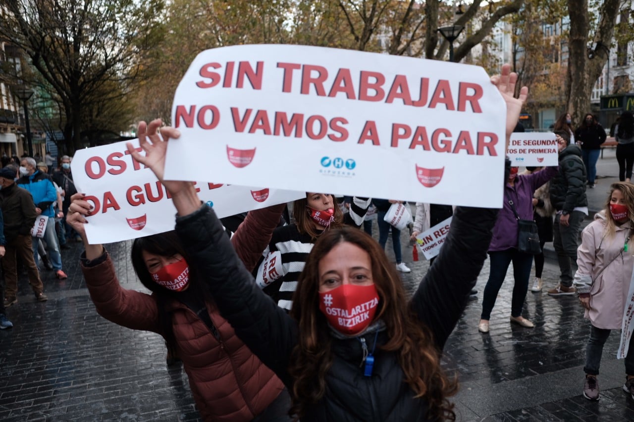 La hostelería clama en Donostia: "Limosnas no, rescate sí" 3 La hostelería clama en Donostia: "Limosnas no, rescate sí"
