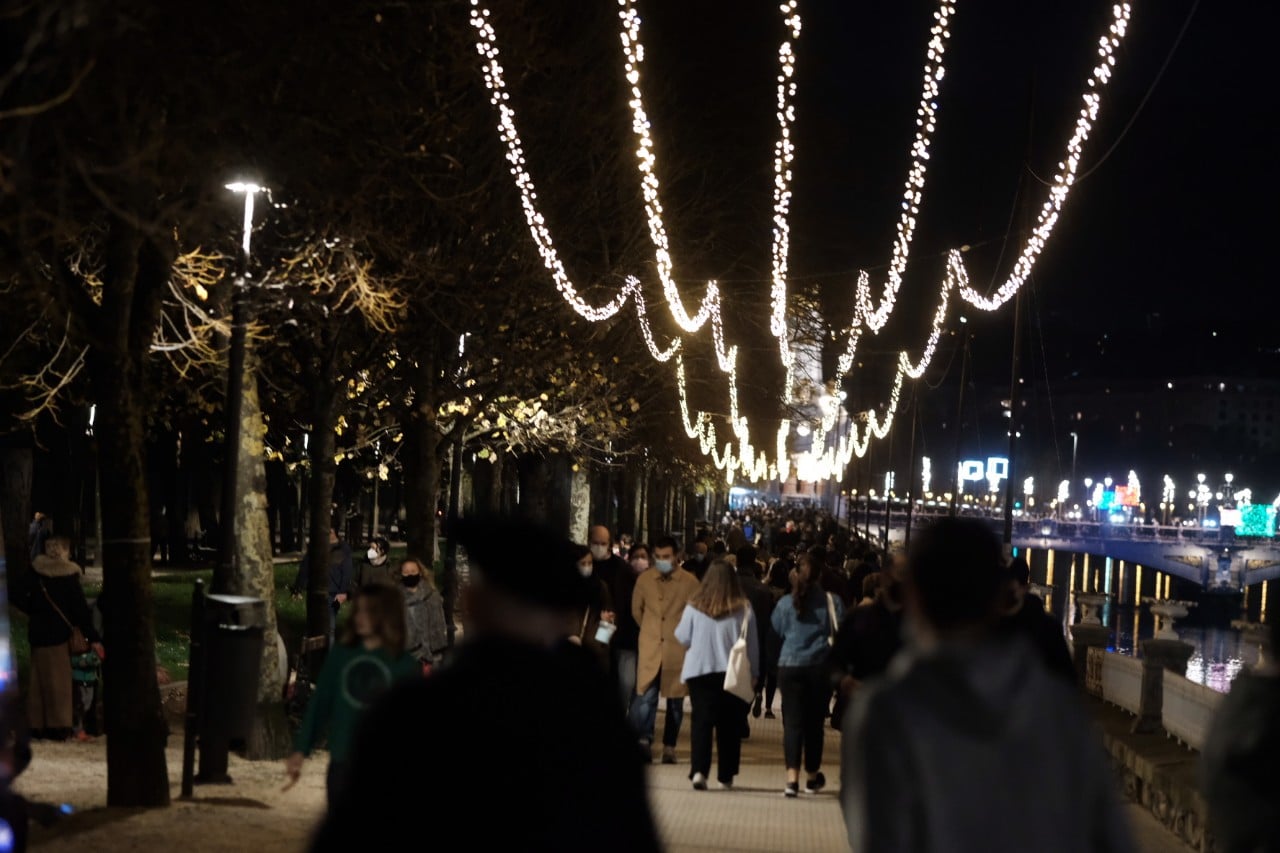 Donostia se ilumina en su Navidad menos alegre 5 Donostia se ilumina en su Navidad menos alegre