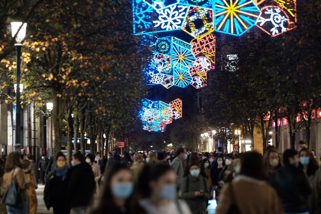 Donostia se ilumina en su Navidad menos alegre 13 Donostia se ilumina en su Navidad menos alegre