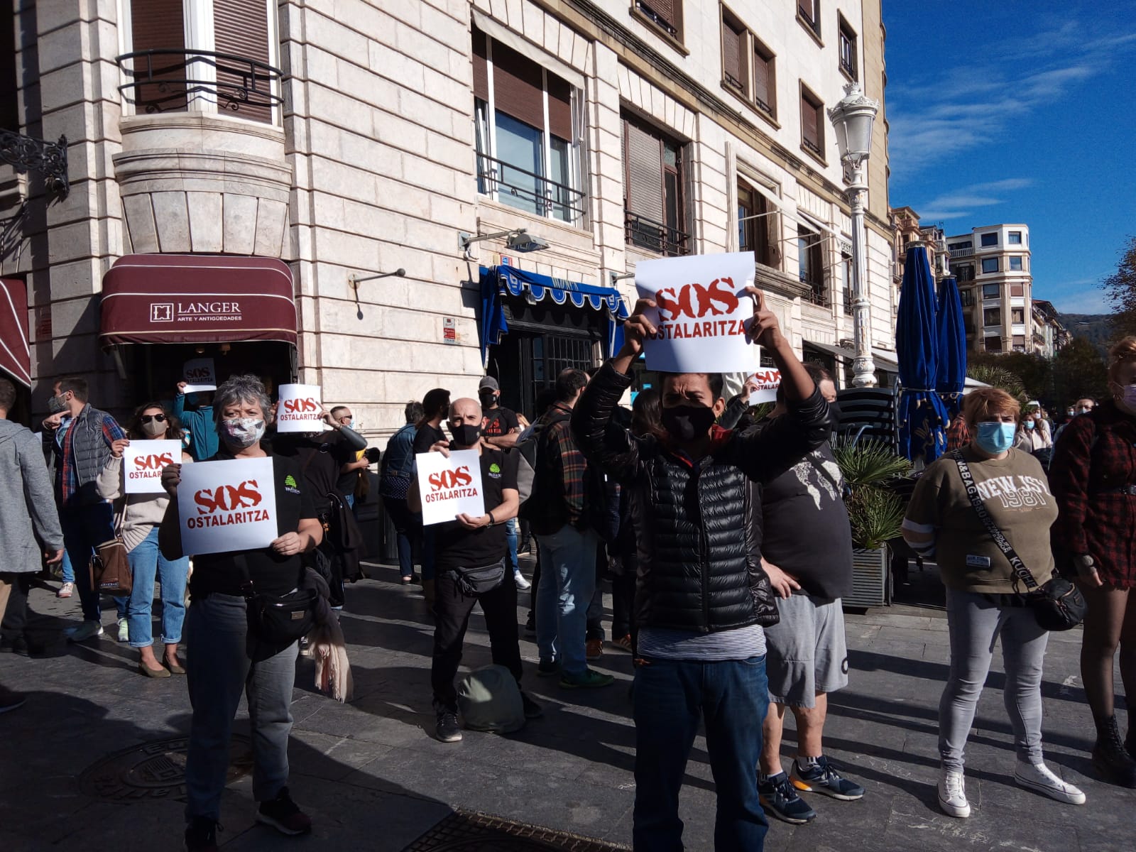 IMG 20201113 WA0009 Los hosteleros vascos agudizan las protestas por la situación de cierre