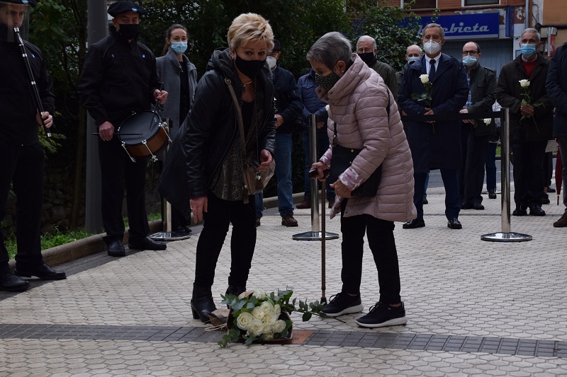 placa octava Placa en Bidebieta en memoria del asesinado Miguel Francisco Martín González