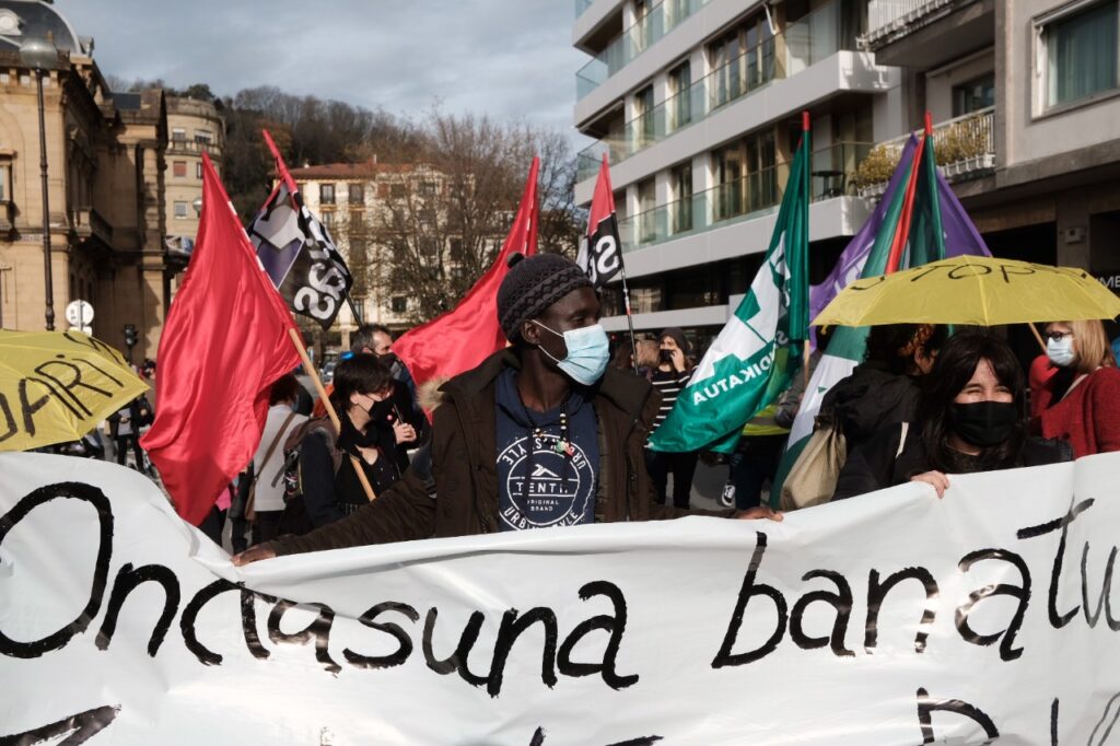 2020 1213 12060700 copy 1280x853 Manifestación en Donostia por "unos presupuestos sociales y para todos"