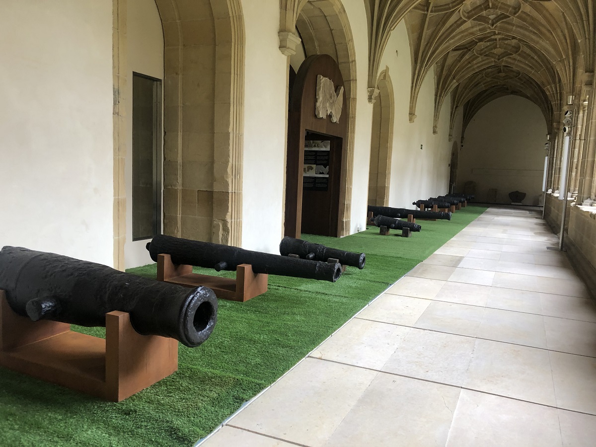 Canones San Telmo expone 10 cañones restaurados antes de que sean trasladados a Urgull