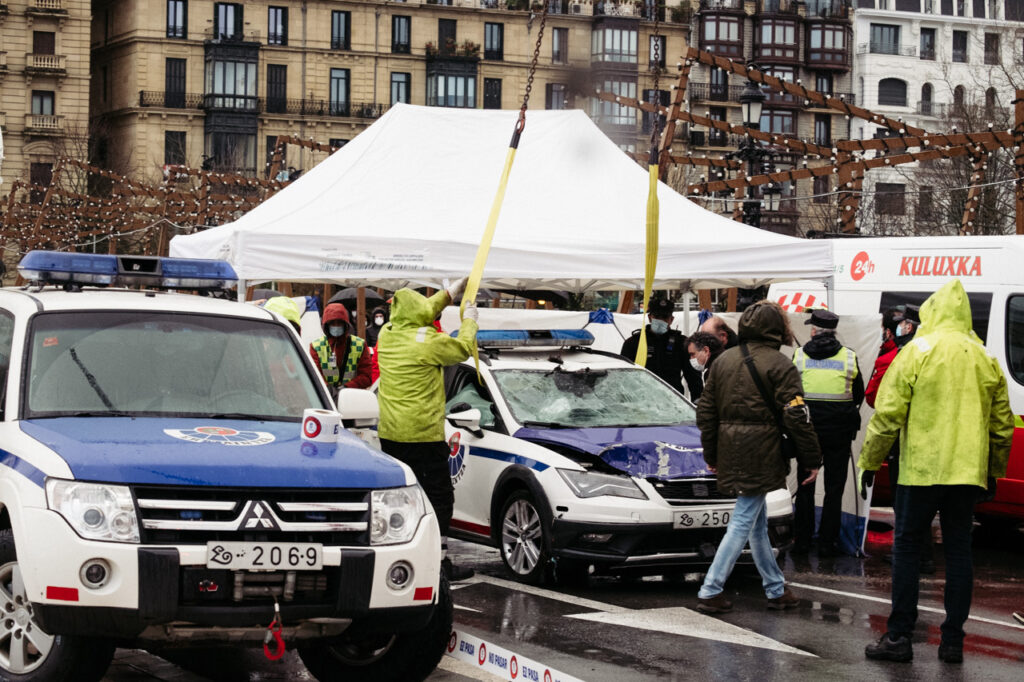 DSCF6857 Rescatan el cadáver del ertzaina caído con su coche al Urumea