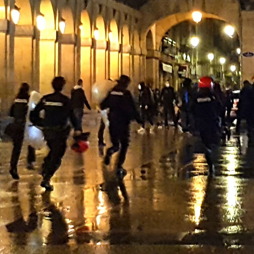 Trini2 1 Jóvenes de la Parte Vieja denuncian la actuación policial del sábado