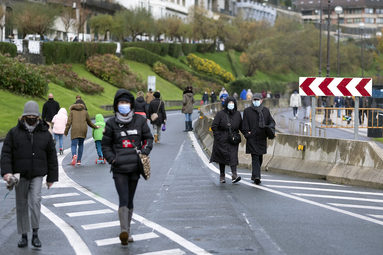 Covid-19: Donostia abandona la situación epidémica grave 1 paseo concha Covid-19: Donostia abandona la situación epidémica grave