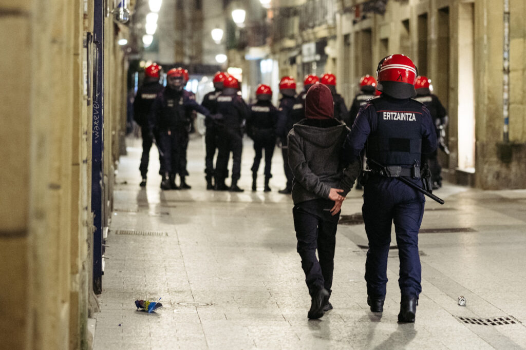 DSCF0756 Polémica por la declaración del Ayuntamiento tras los incidentes en la Parte Vieja