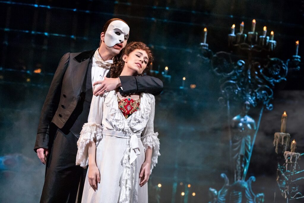fantasma de la opera Devuelven a una gipuzkoana 806 euros de 2 eventos cancelados en Nueva York por el Covid-19