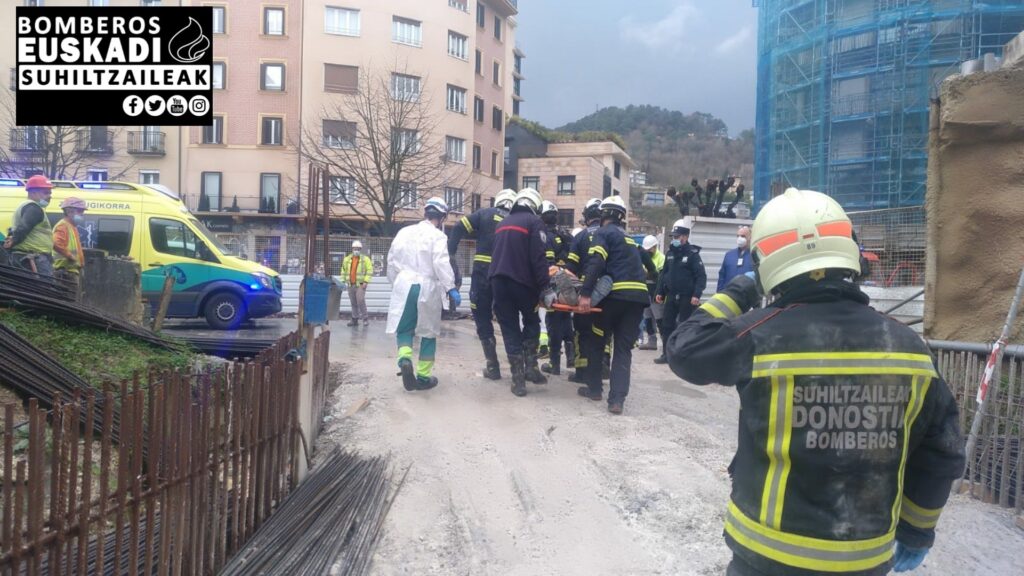 metro accidente Herido un trabajador en las obras del Metro en Benta Berri