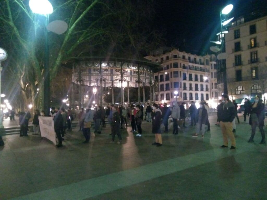 DOBOTS3 Protesta por un desalojo de siete personas en Miraconcha