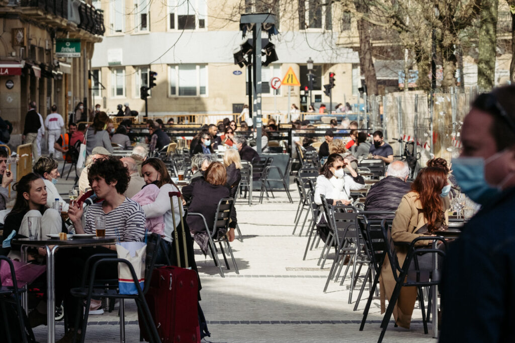 DSCF9641 Hosteleros de la plaza Easo perderán espacio exterior con la remodelación