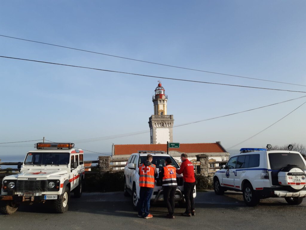 Higer Continúa la búsqueda del vecino de Irun desaparecido en un cala de Hondarribia