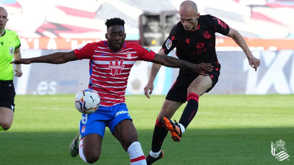 La Real Sociedad pierde ante el Granada en un partido flojo (1-0) 2 Granada Real La Real Sociedad pierde ante el Granada en un partido flojo (1-0)
