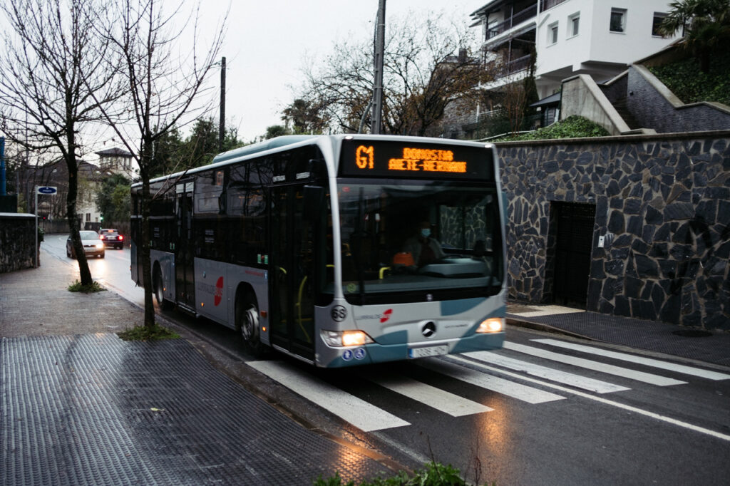 donostitik autobus g1 "Caos" en el estreno de la concesión de transporte de Buruntzaldea según LAB