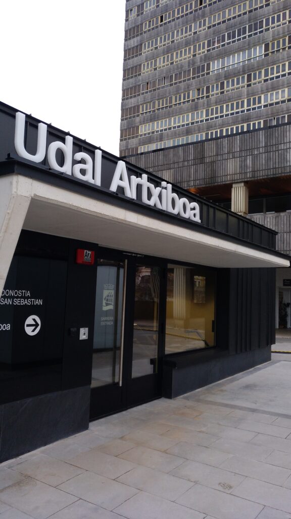 sarrera El Archivo Municipal reabrirá mañana en la plaza Blas de Otero