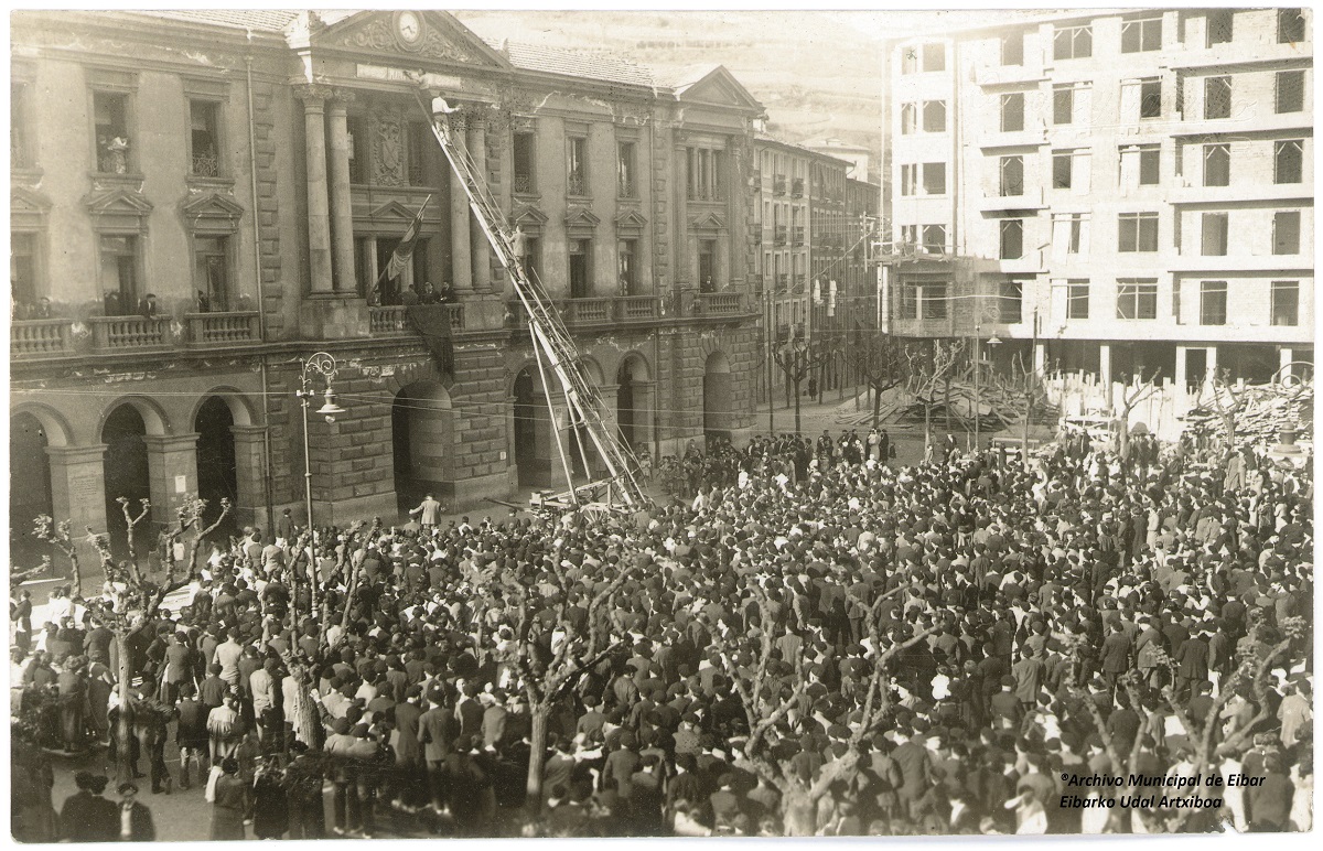Eibar Republica Eibar, pionera en izar la bandera tricolor, conmemora los 90 años de la II República