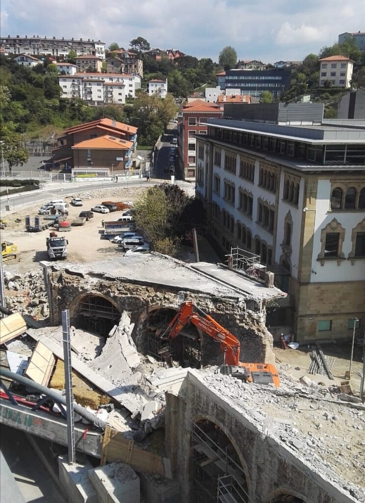 Iztueta obras viaducto "Donostia siempre está en obras"