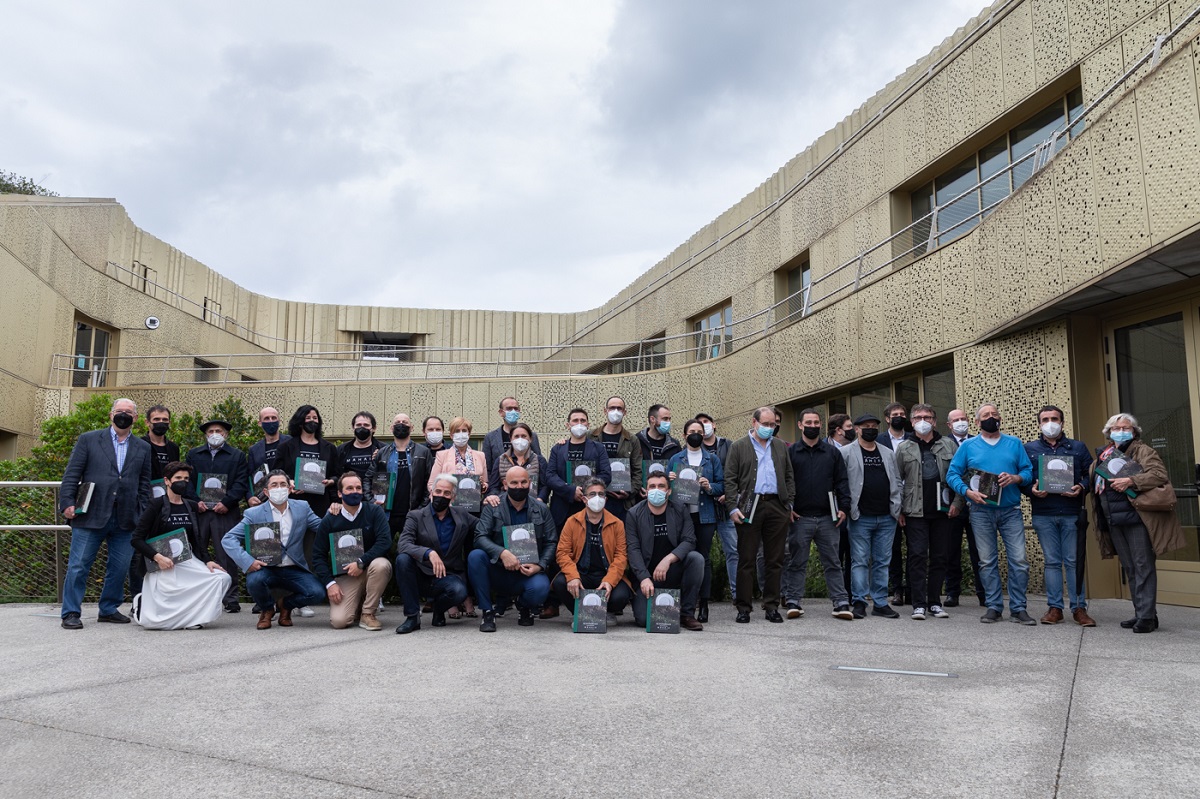 Mahaia AurkezpenaTxiki 1 Mahaia Kolektiboa ahonda en 'Sutondoan' en la relación entre chefs y productores