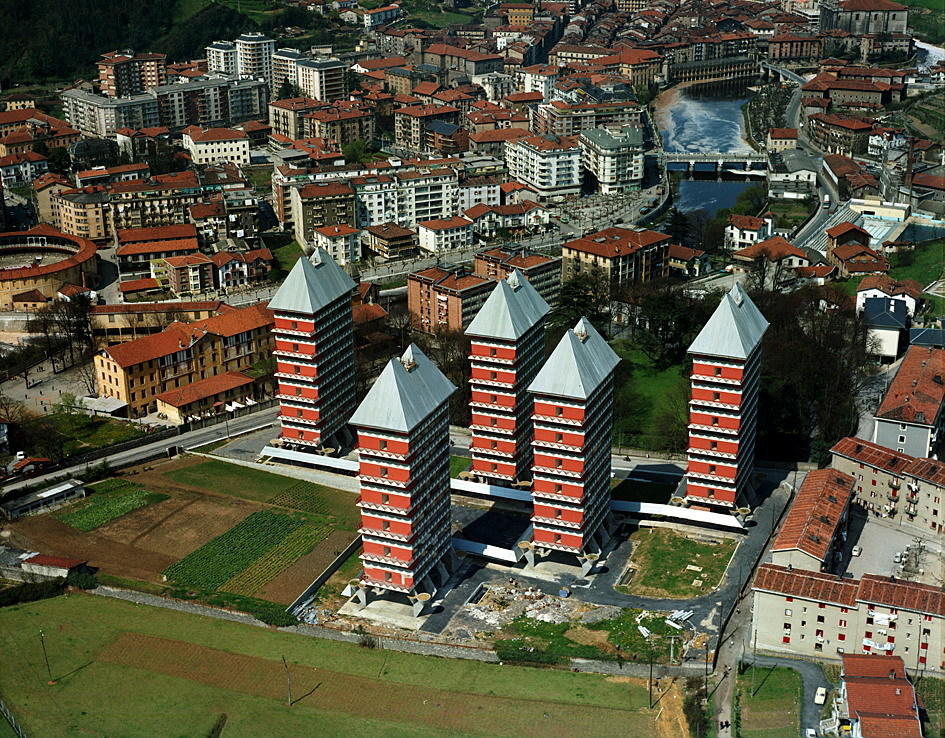 Sputnik tolosa 1 Los Sputnik de Tolosa, la arquitectura que salió de una nave espacial