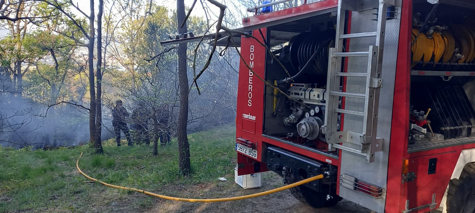 Ulia2 - Los bomberos sofocan un incendio en Ulia
