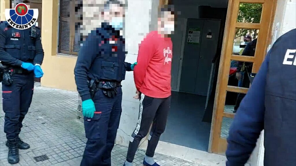 Villabona La Ertzaintza detiene a un hombre en Villabona por tráfico de drogas