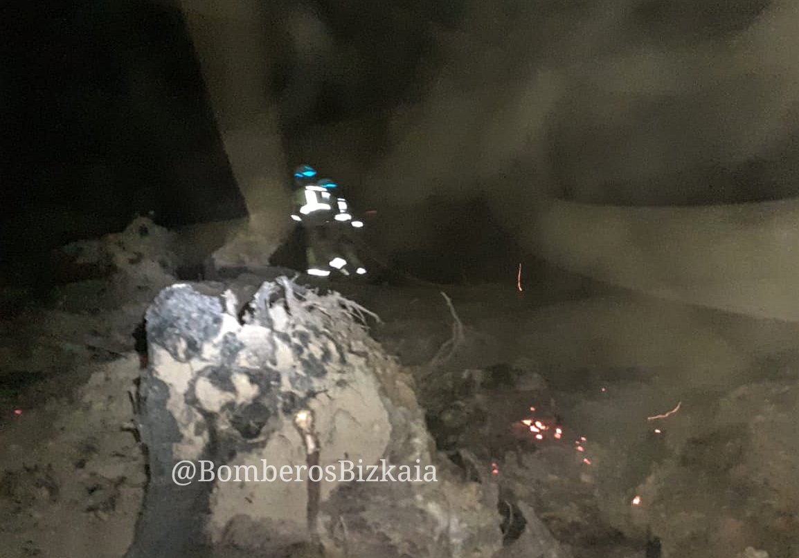 mutriku Sofocados esta noche incendios forestales en Mutriku y Berastegi
