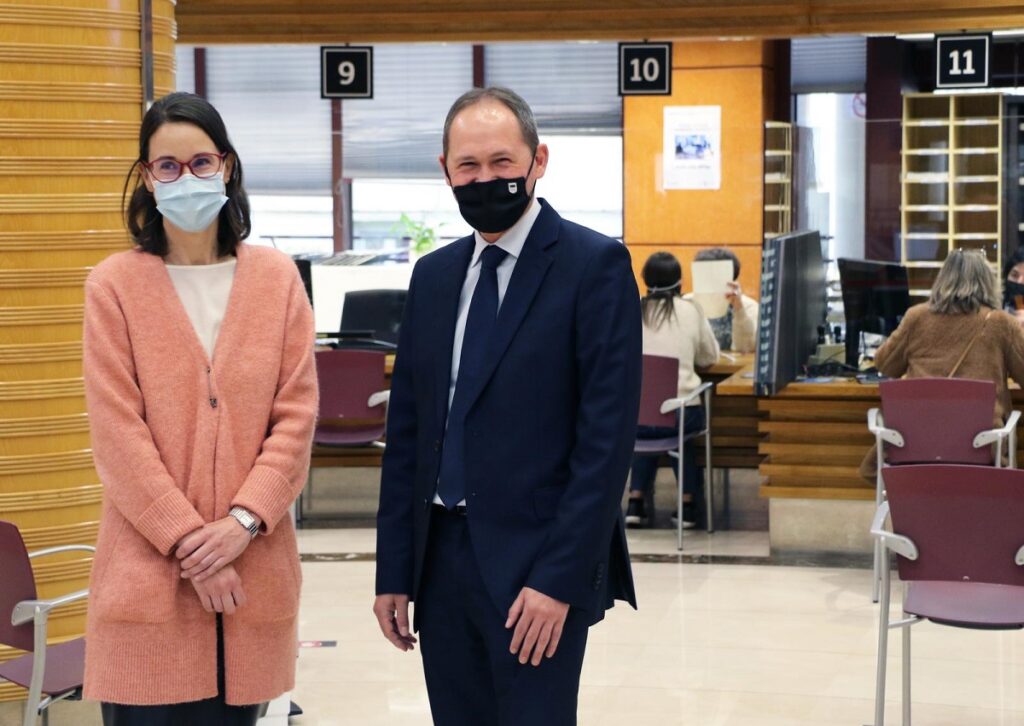 Gipuzkoa devuelve 79 millones en la primera semana de campaña del IRPF 2 oficinas renta Gipuzkoa devuelve 79 millones en la primera semana de campaña del IRPF