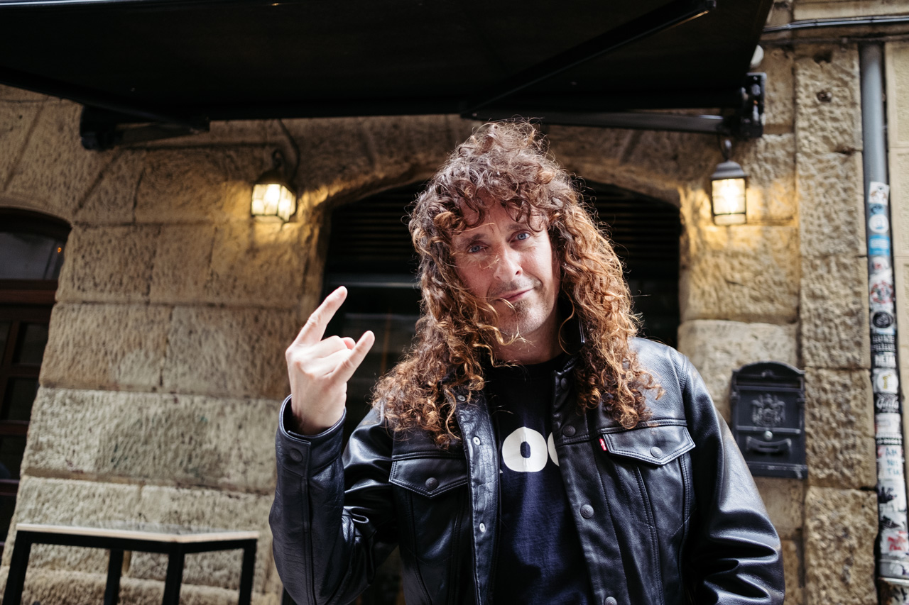 Basati Basati: Su rollo es el rock