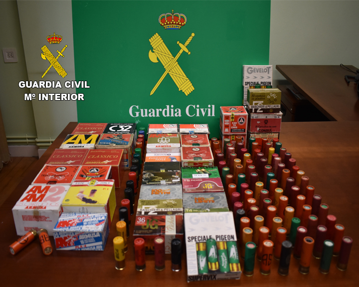 guardia civil cartuchos La Guardia Civil de Gipuzkoa intercepta tres paquetes con cartuchos de caza en Correos