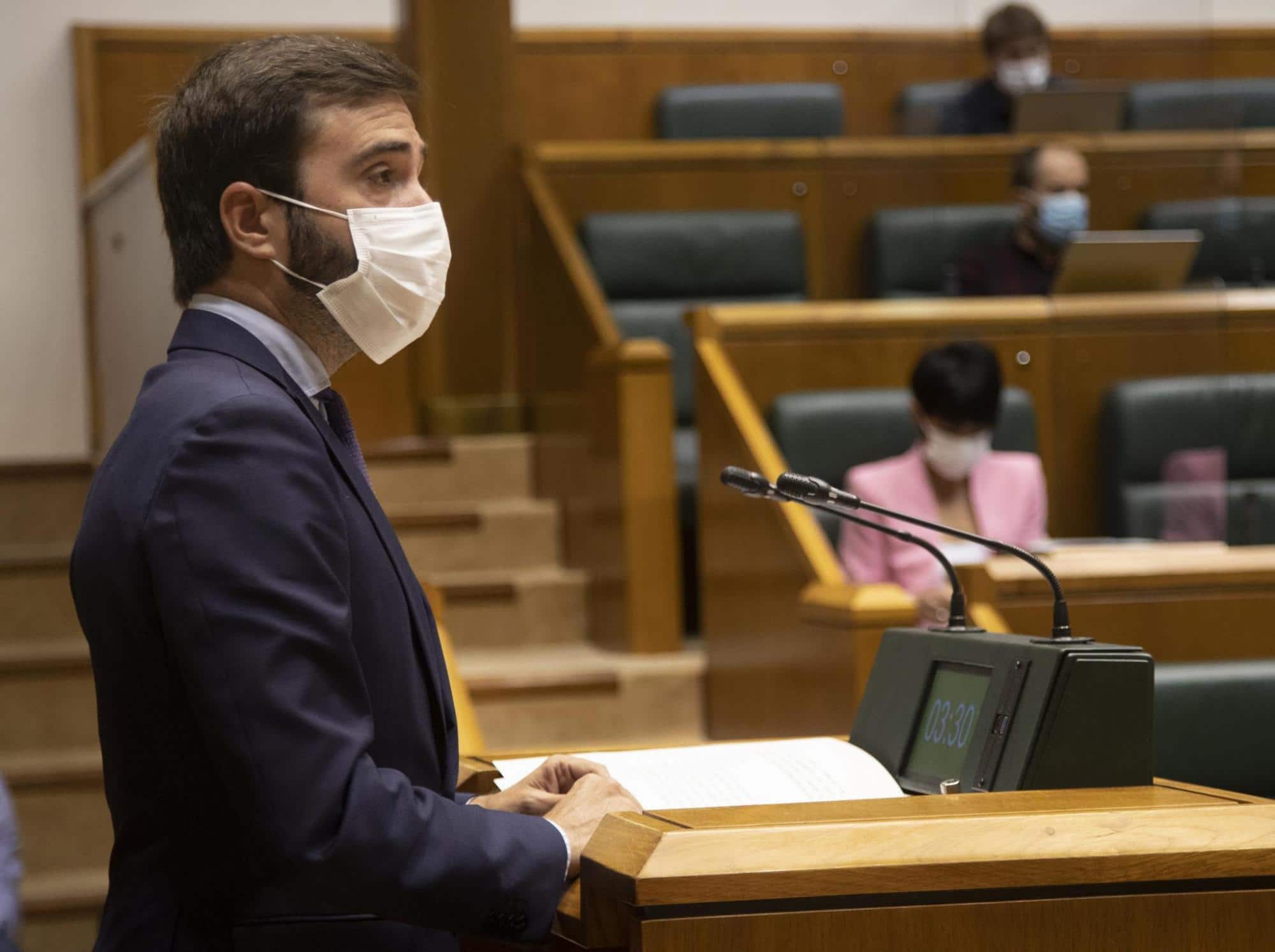 Javier Hurtado mascarillas "Las mascarillas de rejilla que hemos detectado a la venta en Euskadi incumplen la normativa"