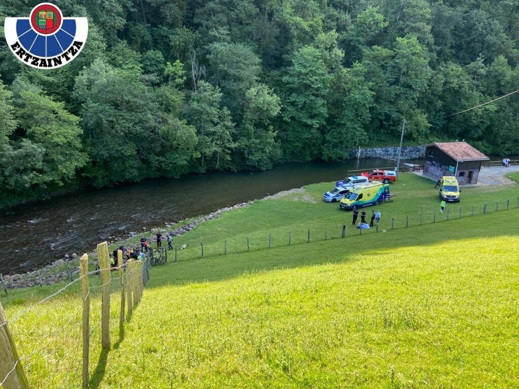 Leizaran Rescatado un menor tras desaparecer en el río en Andoain