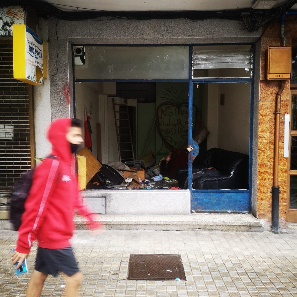 Pinar Irun local ocupado Rebelión en la calle Pinar de Irun