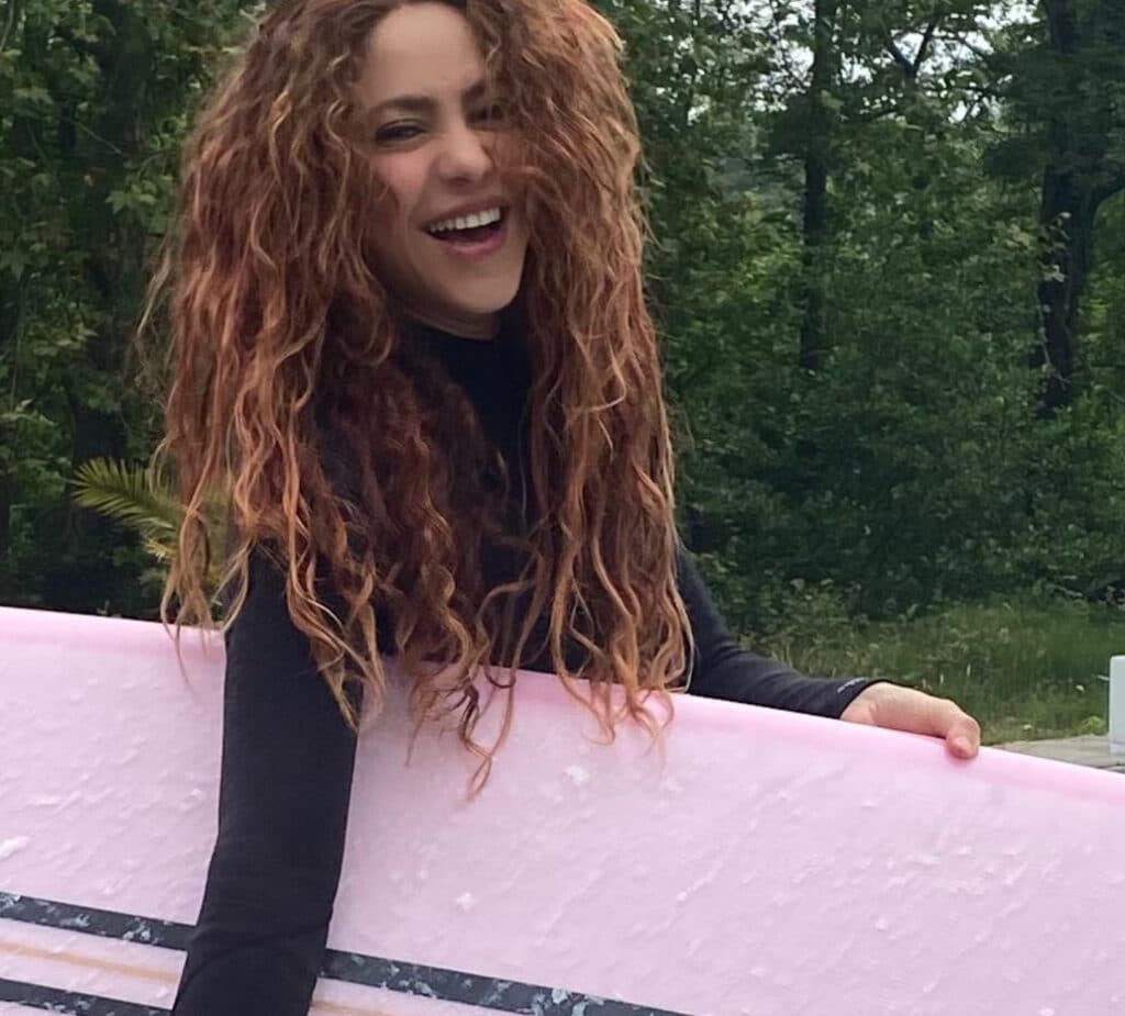 Shakira luce en un vídeo su estilo surfero en Aizarnazabal 2 Shakira