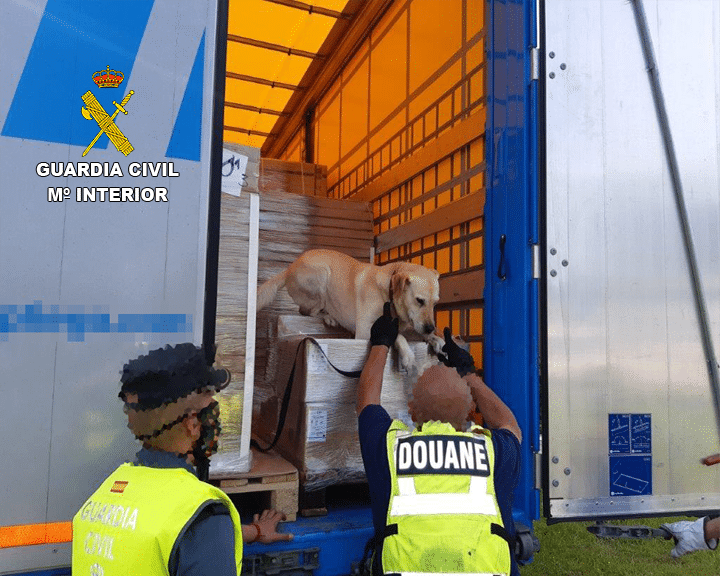 frontera Francia suma un perro para la detección de drogas en la frontera de Irun