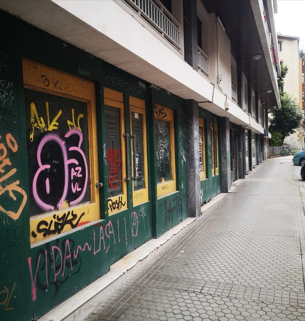 San Bartolomé: el declive de la antigua Zona de Donostia 3 la zona san bartolome cine pub bar San Bartolomé: el declive de la antigua Zona de Donostia
