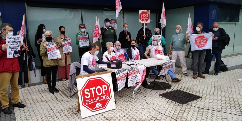 stop Un anuncio de desahucio en Benta Berri provoca movilizaciones