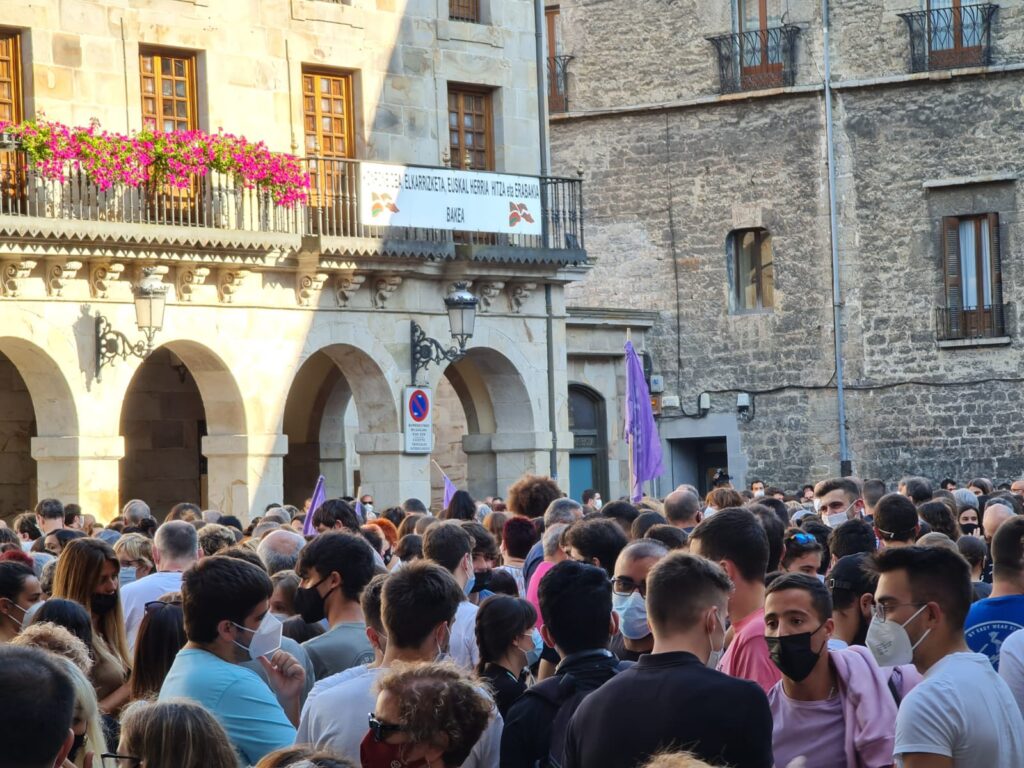 Bergara Iker Intza Vecinos de Bergara se concentran contra la agresión sexual de Gijón
