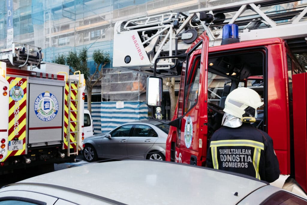 DSCF3390 Un hombre fallece en un incendio en el bar Gure Txoko de Gros